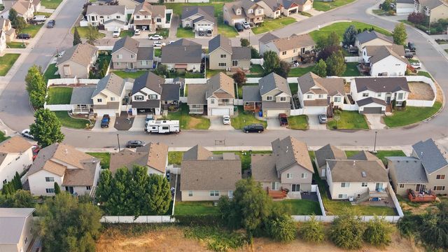 17509 E Nora Ln, Greenacres, WA 99016
