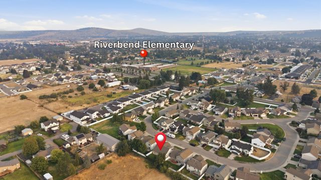 17509 E Nora Ln, Greenacres, WA 99016