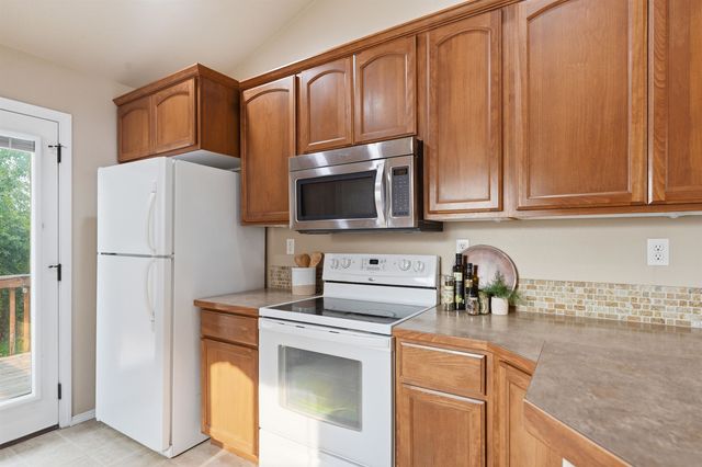 17509 E Nora Ln, Greenacres, WA 99016