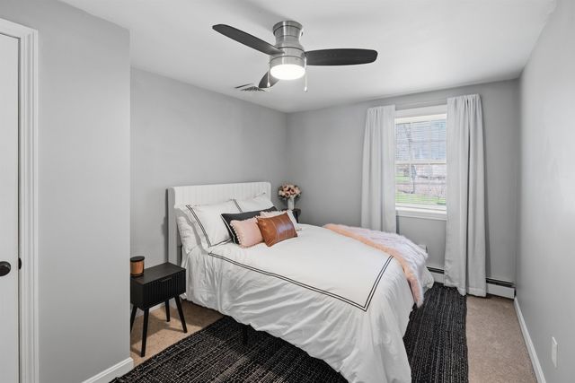 5 Imperial Drive, Londonderry, NH 03053