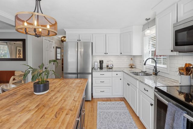 5 Imperial Drive, Londonderry, NH 03053