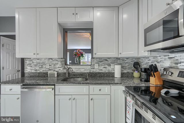 13 UTE CT, Middle River, MD 21220