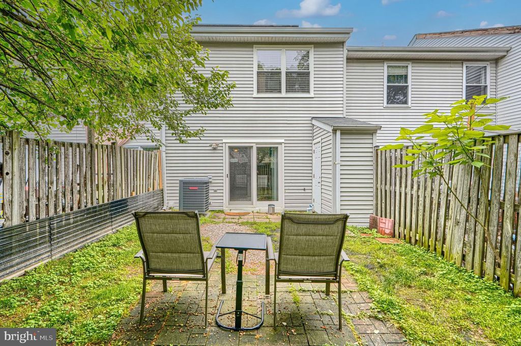Image 20 of property listing at 13 UTE CT, Middle River, MD 21220