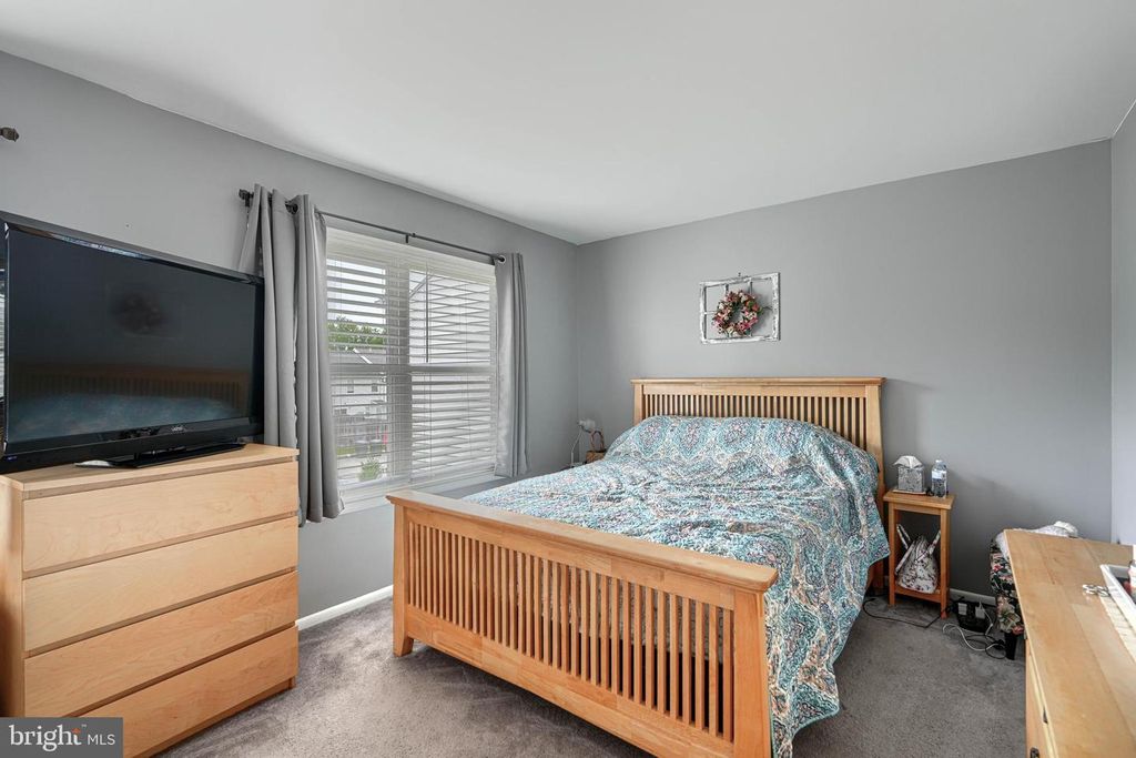 Image 21 of property listing at 13 UTE CT, Middle River, MD 21220