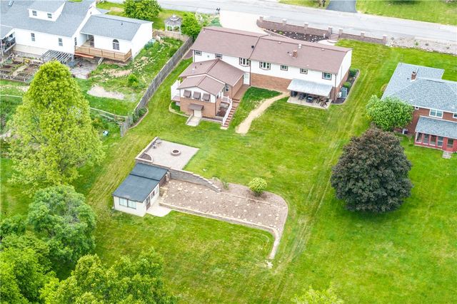 1823 Droz Ave, Economy, PA 15003