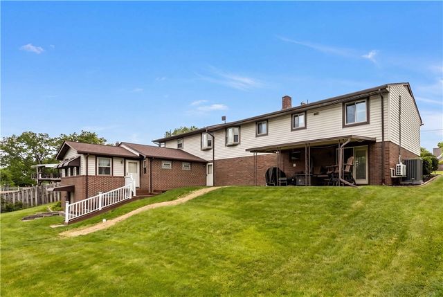 1823 Droz Ave, Economy, PA 15003