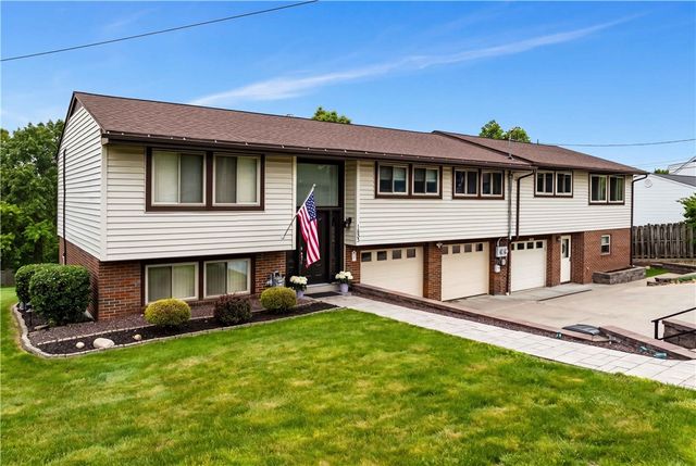 1823 Droz Ave, Economy, PA 15003