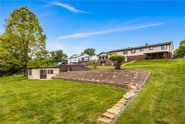 1823 Droz Ave, Economy, PA 15003