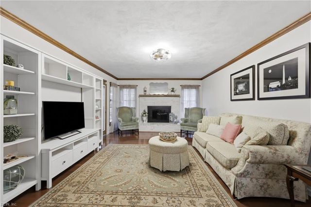 424 Pines Of Warrick DR, Chesapeake, VA 23322