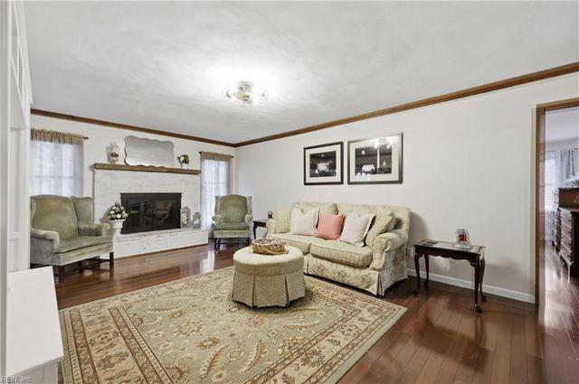 424 Pines Of Warrick DR, Chesapeake, VA 23322