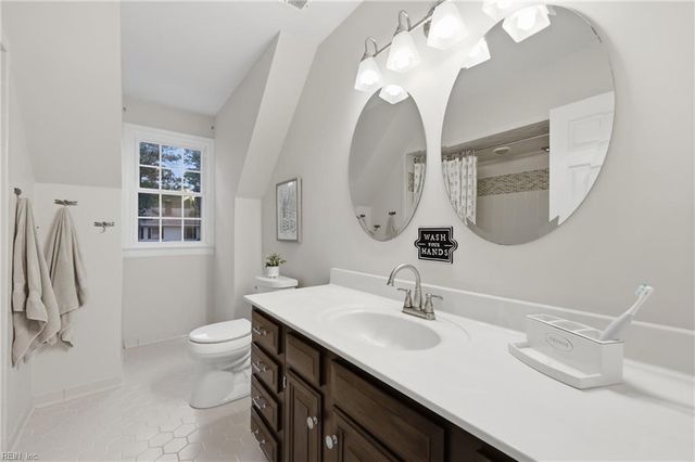 424 Pines Of Warrick DR, Chesapeake, VA 23322