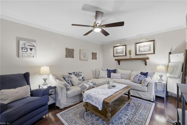 424 Pines Of Warrick DR, Chesapeake, VA 23322