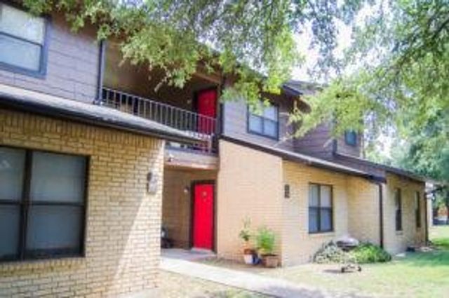1320 Wilson ST 233, Lockhart, TX 78644