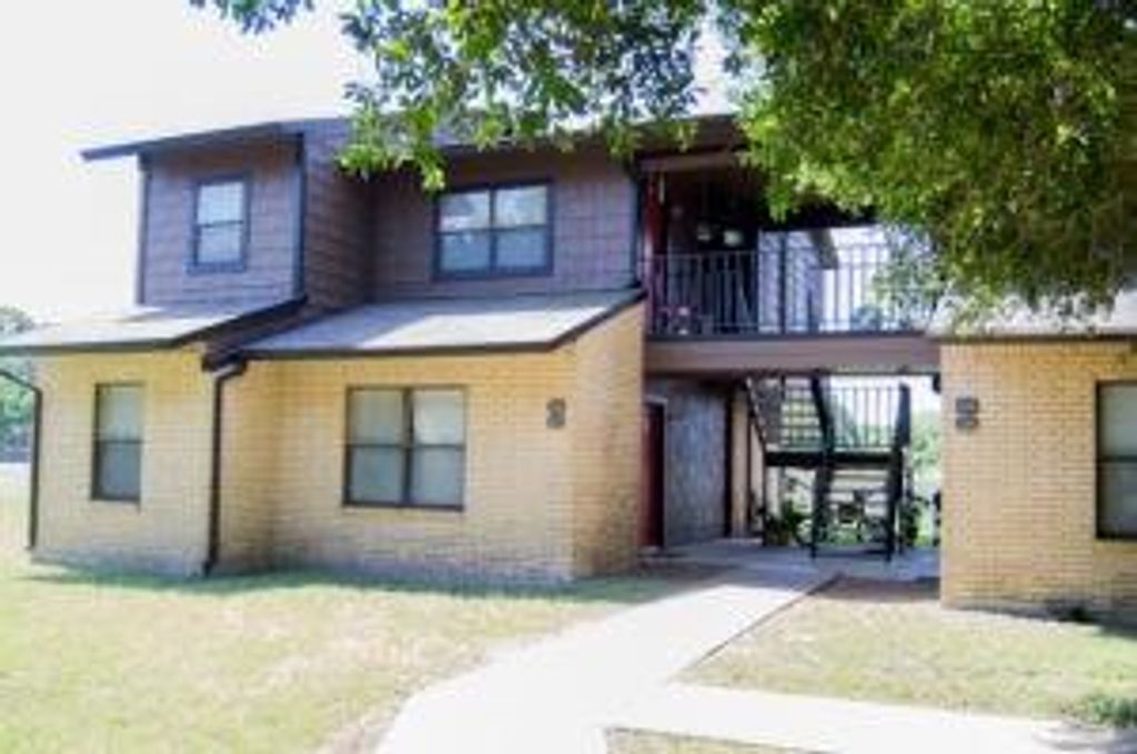 1320 Wilson ST 233, Lockhart, TX 78644