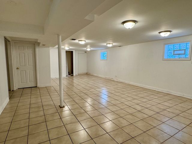 6328 N Troy Street, Chicago, IL 60659