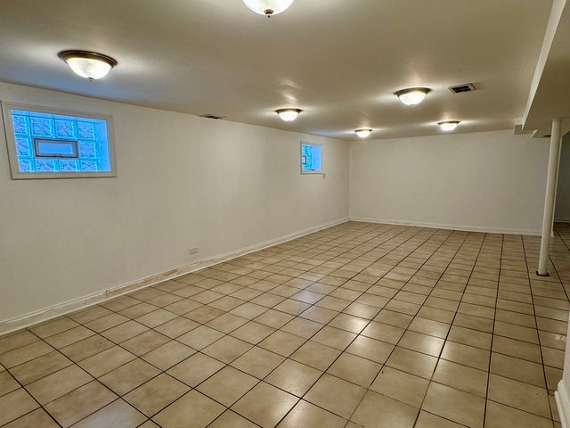 6328 N Troy Street, Chicago, IL 60659