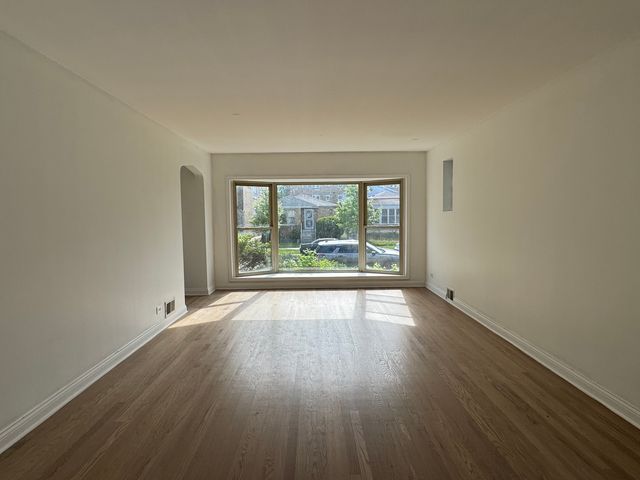 6328 N Troy Street, Chicago, IL 60659