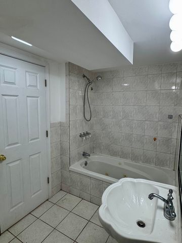 6328 N Troy Street, Chicago, IL 60659