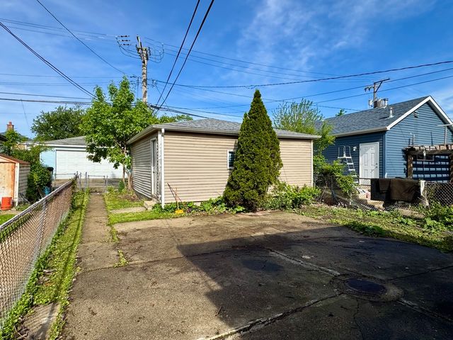 6328 N Troy Street, Chicago, IL 60659