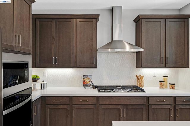 271 Eagle Nest Dr, Oakley, CA 94561