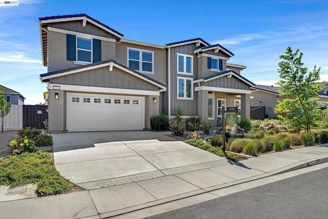 271 Eagle Nest Dr, Oakley, CA 94561
