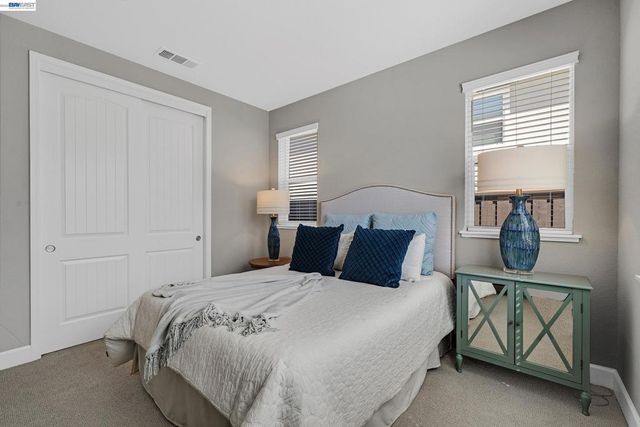 271 Eagle Nest Dr, Oakley, CA 94561