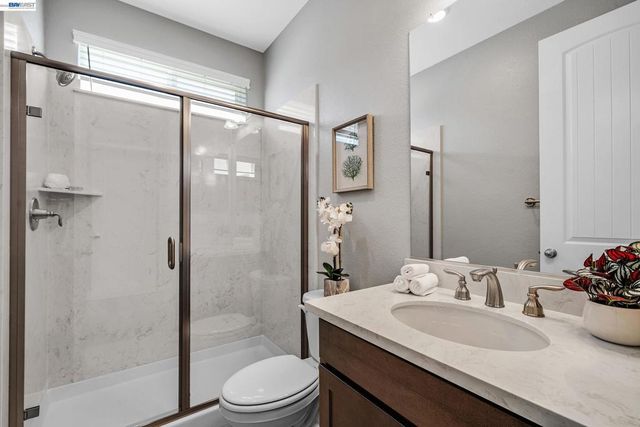 271 Eagle Nest Dr, Oakley, CA 94561