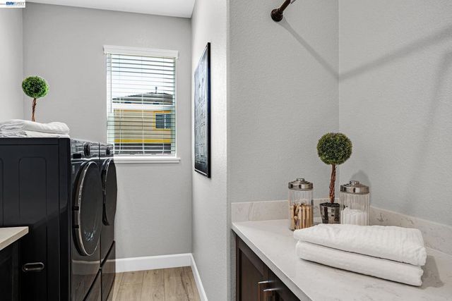 271 Eagle Nest Dr, Oakley, CA 94561