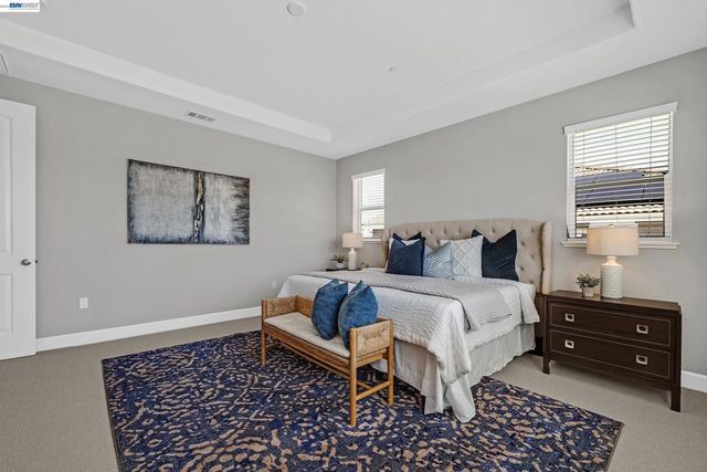 271 Eagle Nest Dr, Oakley, CA 94561