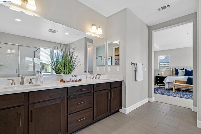 271 Eagle Nest Dr, Oakley, CA 94561