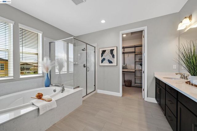 271 Eagle Nest Dr, Oakley, CA 94561