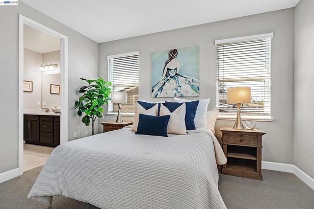 271 Eagle Nest Dr, Oakley, CA 94561