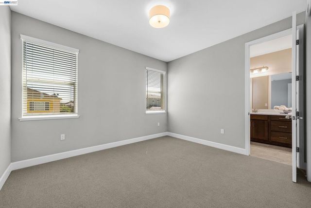 271 Eagle Nest Dr, Oakley, CA 94561