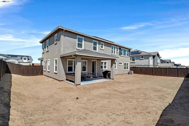 271 Eagle Nest Dr, Oakley, CA 94561