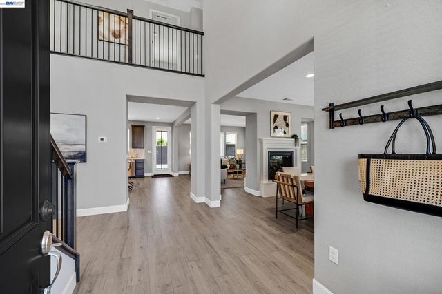 271 Eagle Nest Dr, Oakley, CA 94561