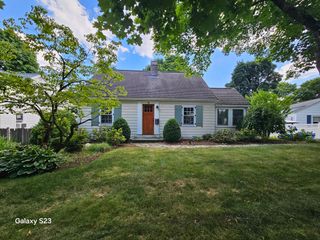 78 Cumberland Rd 78, Newton, MA 02465