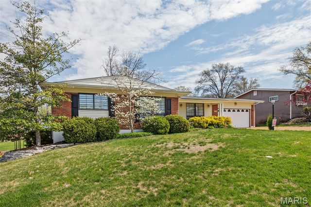 9210 Cordoba Lane, Crestwood, MO 63126