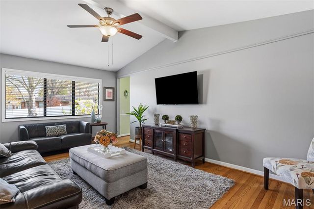 9210 Cordoba Lane, Crestwood, MO 63126