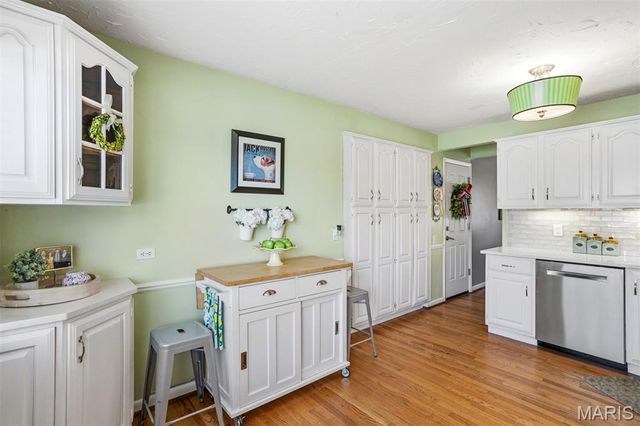 9210 Cordoba Lane, Crestwood, MO 63126