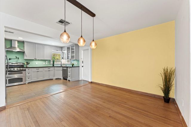 1219 Candlelight Lane, Houston, TX 77018