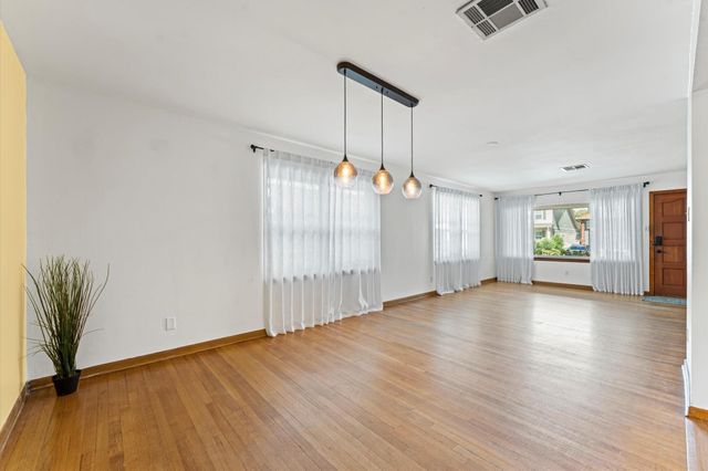 1219 Candlelight Lane, Houston, TX 77018