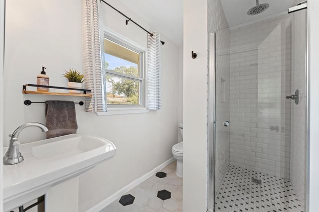 1219 Candlelight Lane, Houston, TX 77018