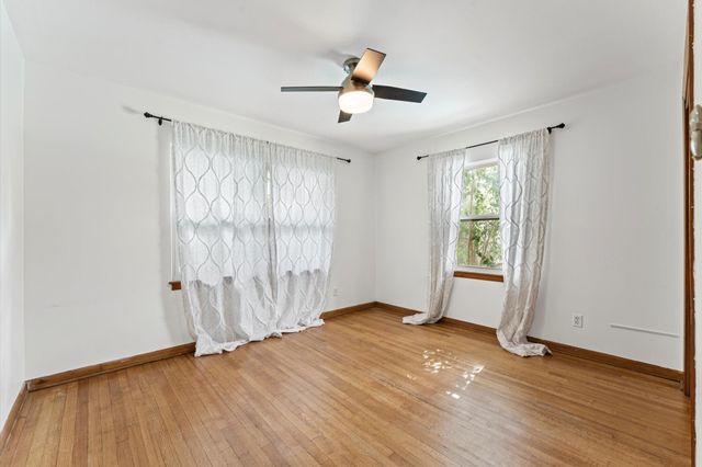 1219 Candlelight Lane, Houston, TX 77018