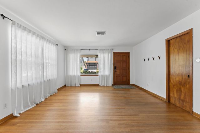 1219 Candlelight Lane, Houston, TX 77018