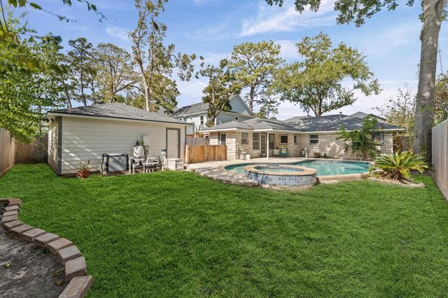 1219 Candlelight Lane, Houston, TX 77018