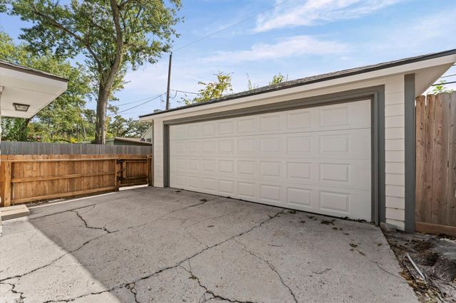 1219 Candlelight Lane, Houston, TX 77018