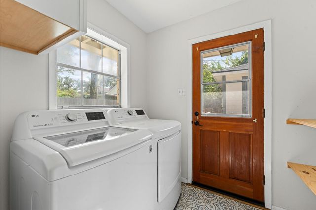 1219 Candlelight Lane, Houston, TX 77018