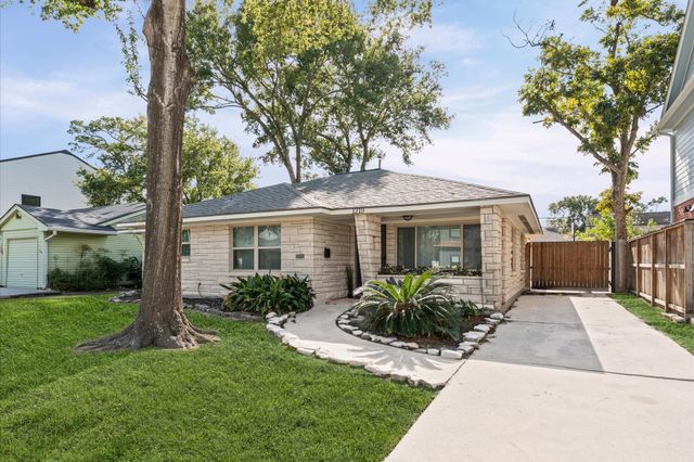 1219 Candlelight Lane, Houston, TX 77018