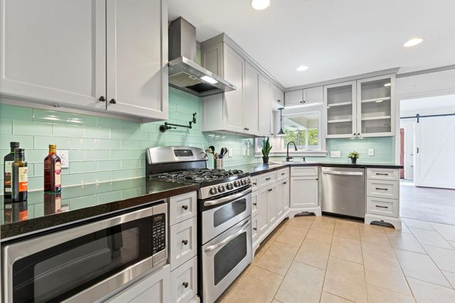 1219 Candlelight Lane, Houston, TX 77018