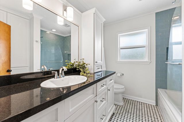 1219 Candlelight Lane, Houston, TX 77018